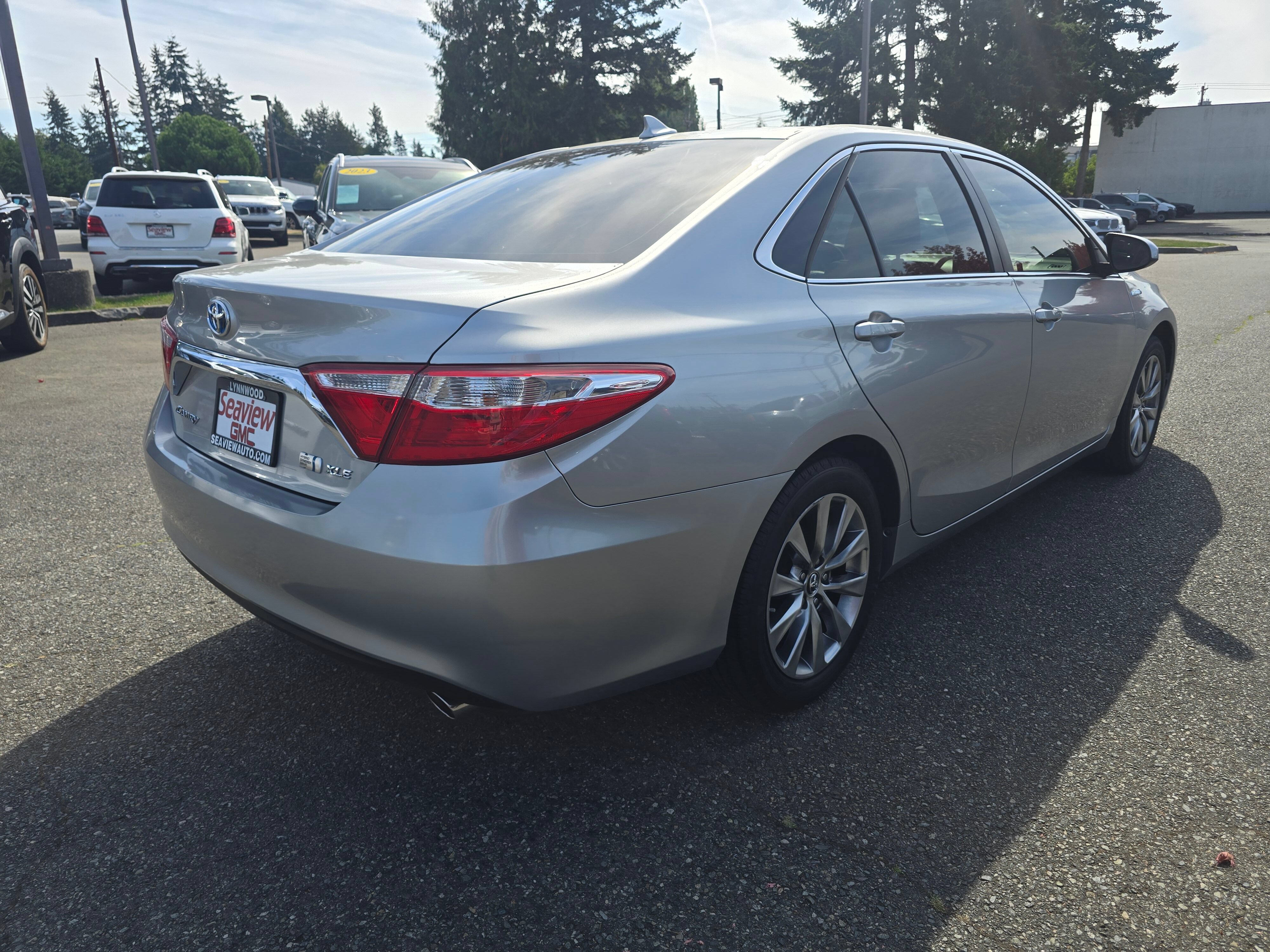 Used 2016 Toyota Camry XLE w/ Moonroof Package FWD image 7