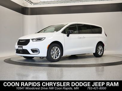 New 2026 Chrysler Pacifica Select