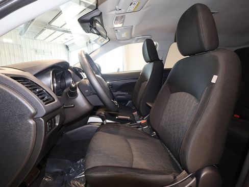 Used 2025 Mitsubishi Outlander Sport LE AWD/4WD image 21