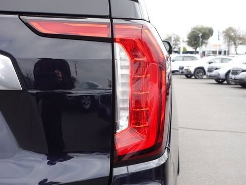 Used 2023 GMC Yukon XL Denali image 6