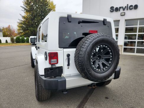 Used 2017 Jeep Wrangler Unlimited Sahara w/ Max Tow Package image 11