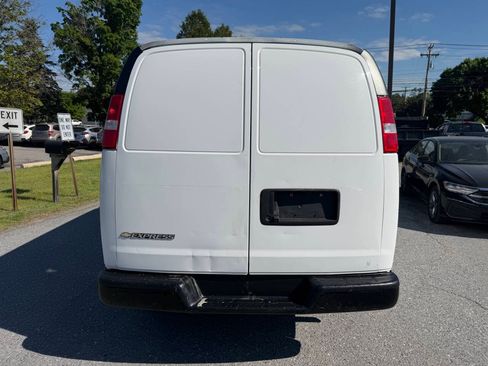 Used 2020 Chevrolet Express 2500 w/ Driver Convenience Package RWD image 4