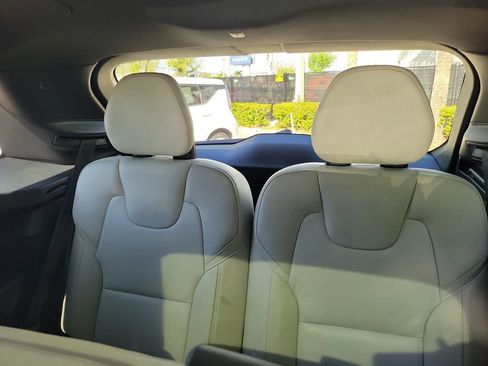 Used 2021 Volvo XC90 T6 R-Design w/ Protection Package Premier AWD/4WD image 17