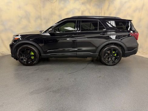 Used 2022 Ford Explorer ST w/ ST Street Pack AWD/4WD image 3