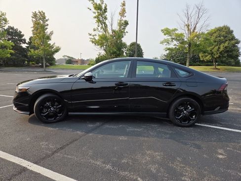 Certified 2025 Honda Accord SE image 18