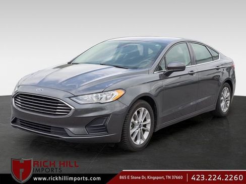 Used 2019 Ford Fusion SE image 1
