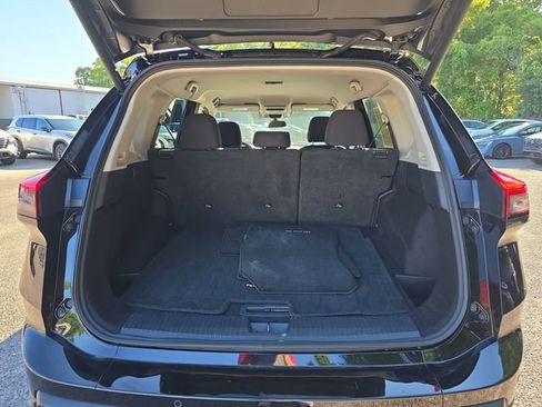Used 2025 Nissan Rogue SV FWD image 16