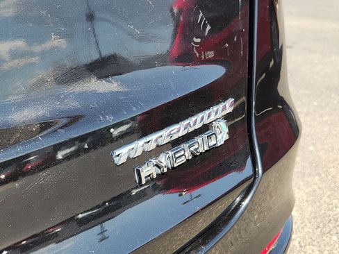 Used 2019 Ford Fusion Titanium FWD image 10
