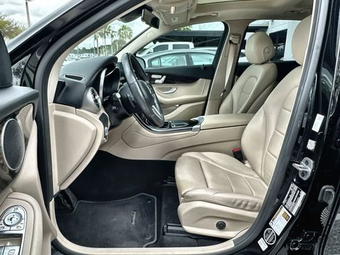 Used 2022 Mercedes-Benz GLC 300 GLC 300 image 2