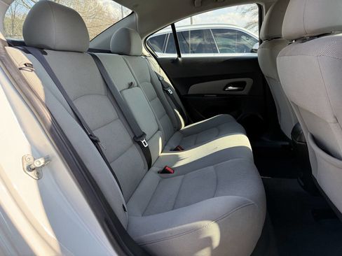 Used 2013 Chevrolet Cruze LT image 16
