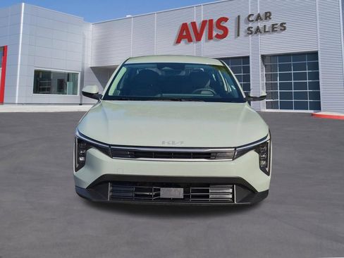 Used 2025 Kia K4 FWD image 2