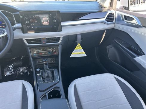 New 2026 Volkswagen Taos SE FWD image 12