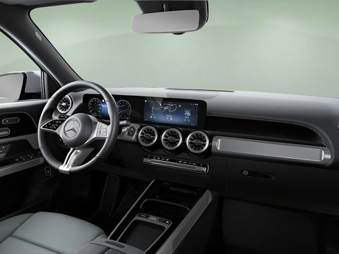 Used 2026 Mercedes-Benz GLB 250 image 41