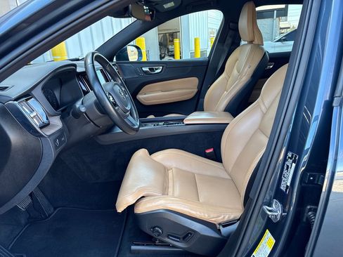Used 2021 Volvo XC60 T5 Inscription w/ Advanced Package image 12