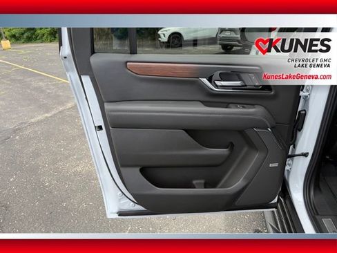 New 2026 GMC Yukon XL Denali AWD/4WD image 17