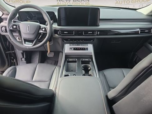 New 2026 Lincoln Aviator AWD image 10