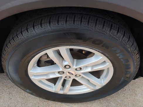 Used 2021 Ford Explorer XLT w/ Equipment Group 202A image 22