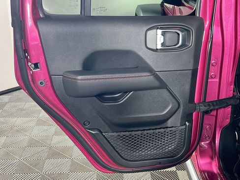 Certified 2024 Jeep Gladiator Rubicon w/ Convenience Group image 19