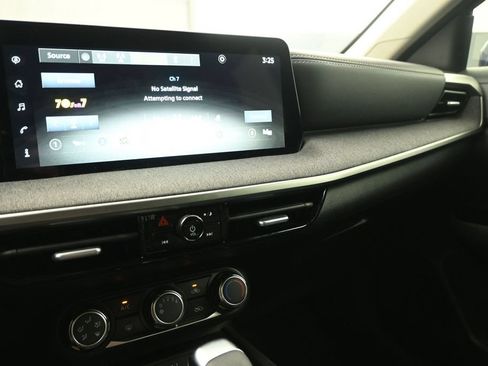 Used 2025 Nissan Kicks SV FWD image 18