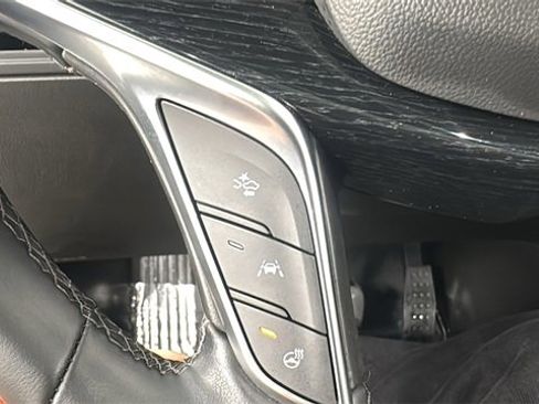 Used 2025 Cadillac XT5 Premium Luxury image 25