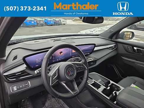 Used 2025 Buick Enclave Preferred image 11