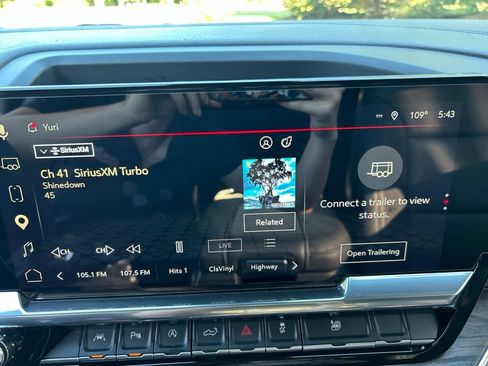 Used 2023 GMC Sierra 1500 SLT w/ SLT Premium Plus Package RWD image 17