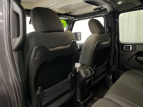 Used 2024 Jeep Wrangler Unlimited Rubicon 4xe AWD/4WD image 16