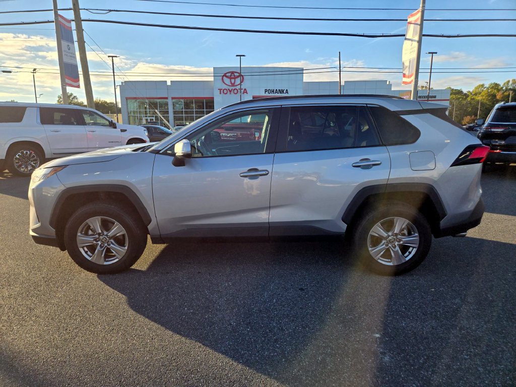 Used 2025 Toyota RAV4 XLE FWD image 8