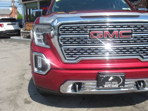 Used 2021 GMC Sierra 1500 Denali w/ Denali Carbonpro Edition AWD/4WD image 3