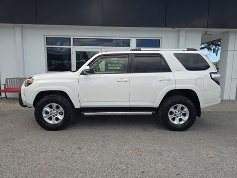 Used 2019 Toyota 4Runner SR5 Premium image 4