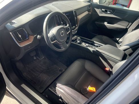 Used 2023 Volvo XC60 B5 Plus AWD/4WD image 2