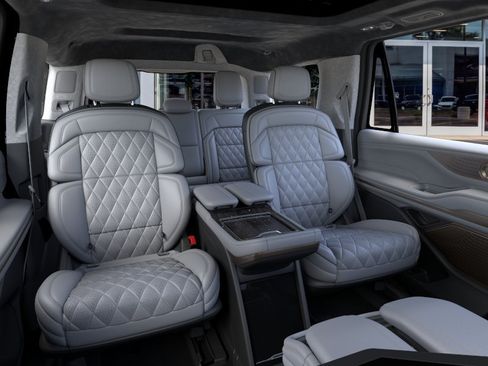 New 2026 Lincoln Navigator Black Label AWD/4WD image 11