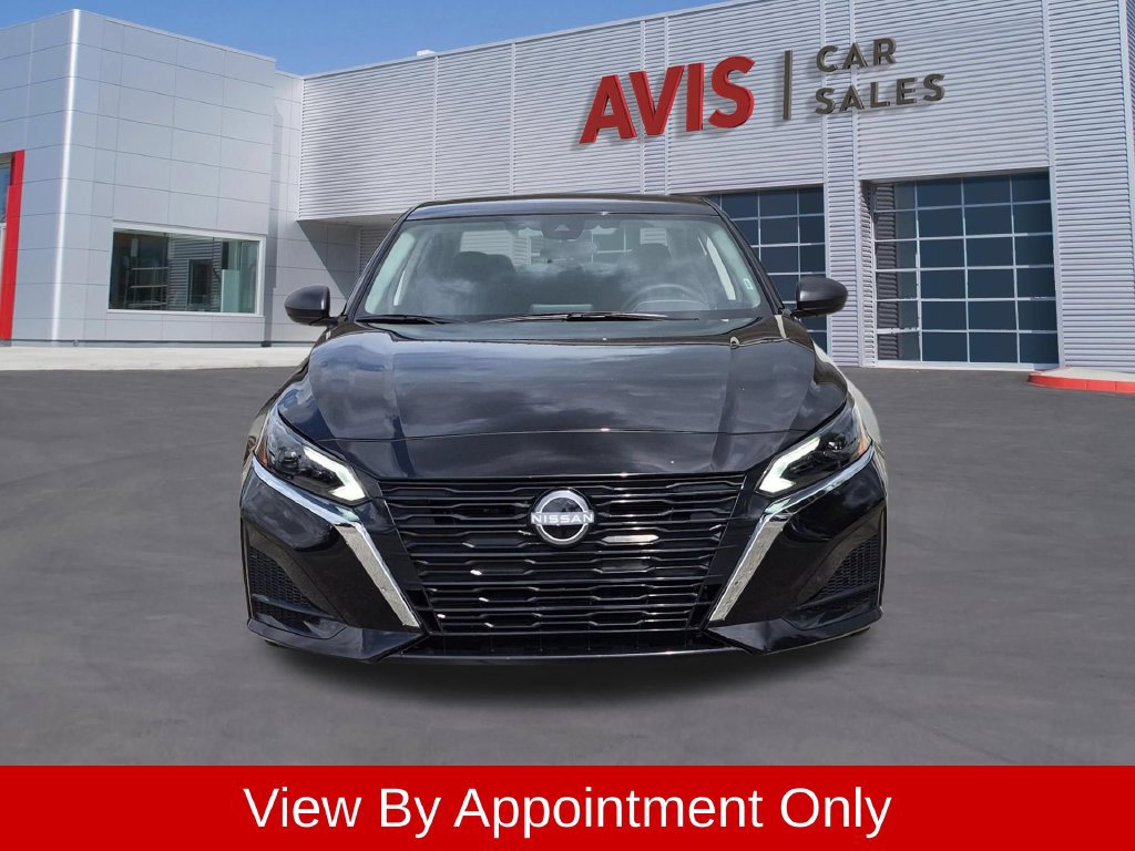 Used 2025 Nissan Altima 2.5 SV FWD image 2