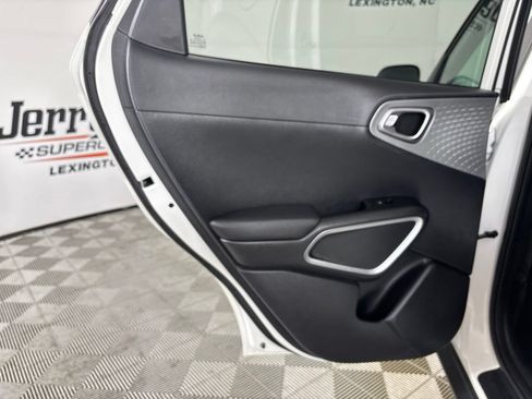 Used 2024 Kia Soul LX w/ Option Group 015 FWD image 22