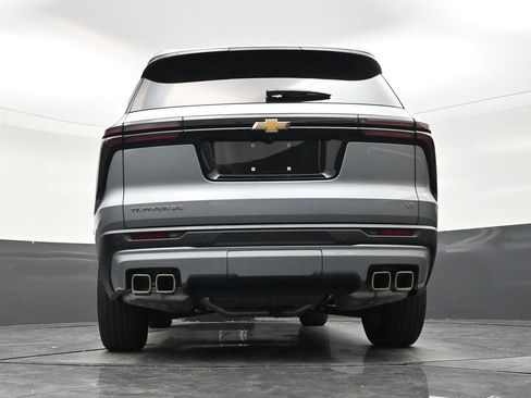 Used 2024 Chevrolet Traverse LT FWD image 23