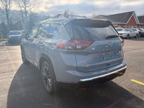 Used 2025 Nissan Rogue Platinum w/ Platinum Premium Package image 5