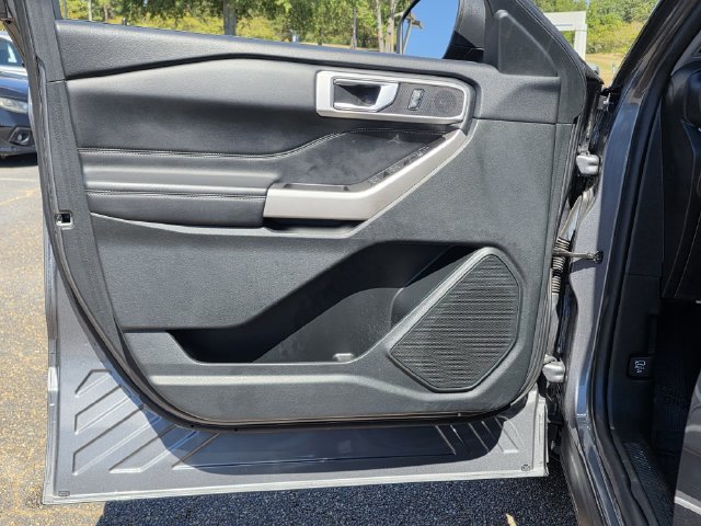 Used 2023 Ford Explorer XLT RWD image 16