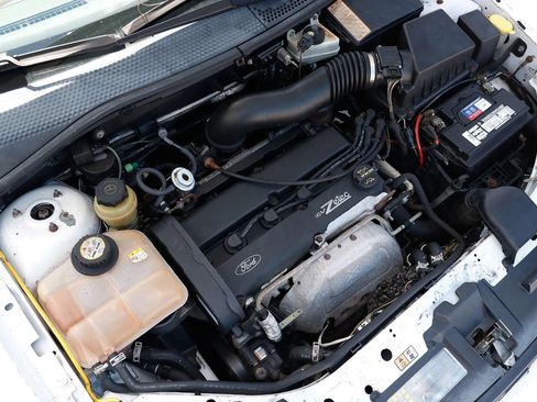 Used 2004 Ford Focus SE FWD image 39