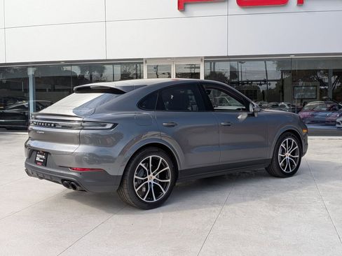 Certified 2025 Porsche Cayenne Coupe image 9