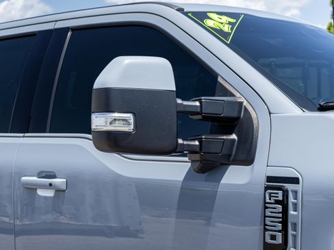 Used 2024 Ford F250 Platinum AWD/4WD image 11