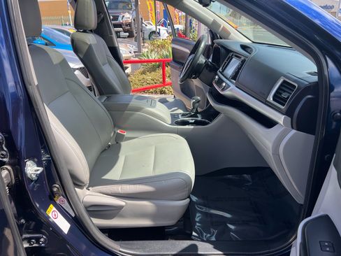 Used 2015 Toyota Highlander XLE FWD image 40