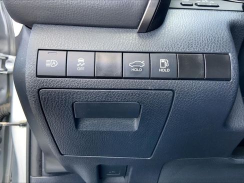 Used 2024 Toyota Camry SE FWD image 33