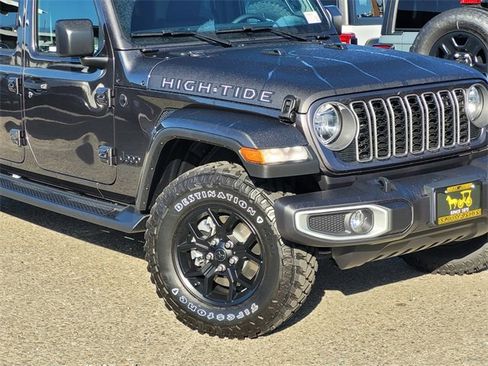 New 2025 Jeep Gladiator Sport image 3