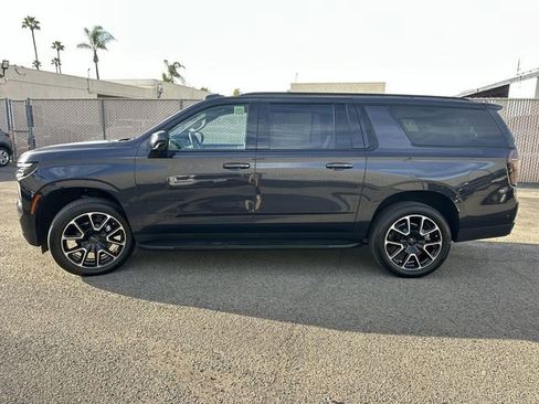 Used 2025 Chevrolet Suburban RST image 7