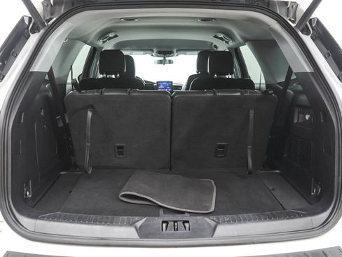 Used 2022 Ford Explorer XLT w/ Equipment Group 202A AWD/4WD image 9