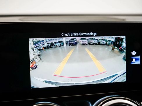 Used 2023 Mercedes-Benz GLB 250 image 23