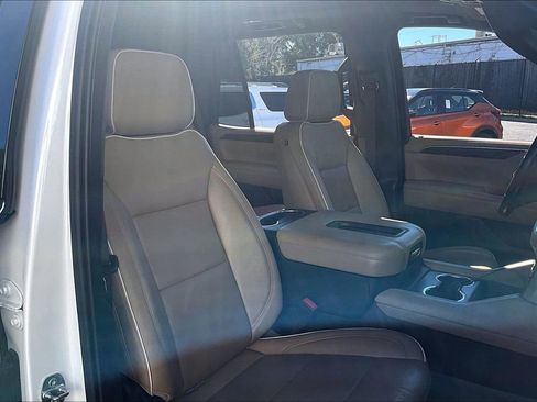 Used 2021 Chevrolet Tahoe Premier w/ Premium Package image 28