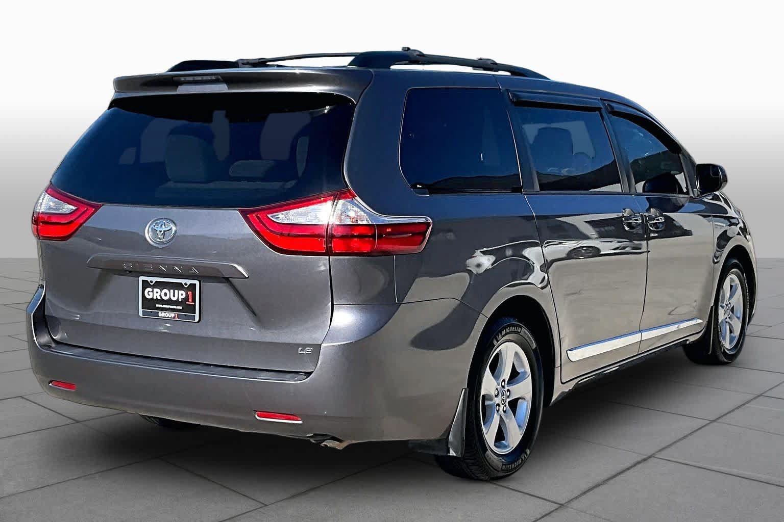 Used 2017 Toyota Sienna LE w/ Protection Package FWD image 12