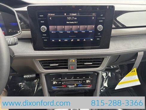 New 2026 Volkswagen Taos SE image 11