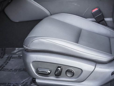 Used 2025 Lexus ES 300h w/ Premium Package image 11